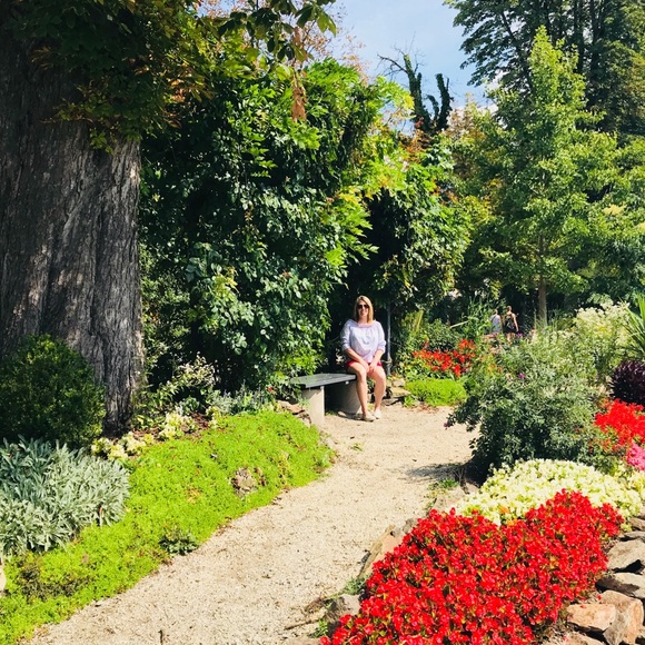 Meet your Posher, Tina - Picture 2 of 8